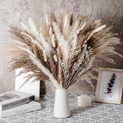 China Wholesale Dried Flower Popular Home Decor Artificial Silk Faux Pampas Fluffy Pampas Grass For Living Room for sale