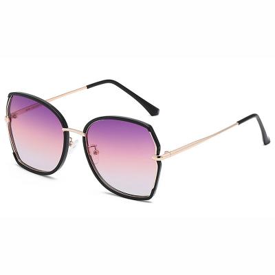 China Fashionable Women's Polarized Shades Luxury Sunglasses Women's Polarized Sunglasses for sale