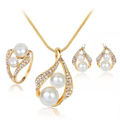 China Environmental Friendly Fashion Ladies 18K Gold Jewelry Sets Pearl Earrings Rings And Diamond Necklace Sets Jewelry For Bride for sale