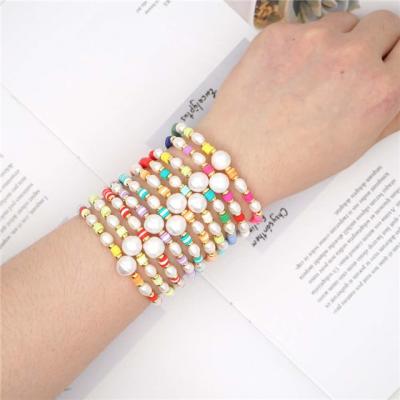 China New Arrival Environmentally Friendly Fashion Clay Colorful Bohemian Bead and Pearl Friendship Freshwater Bracelet for sale