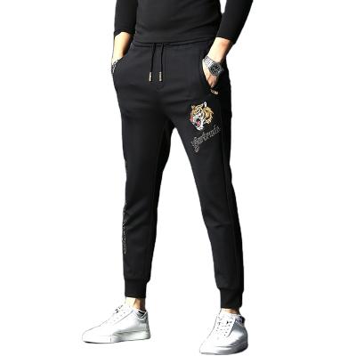 China Autumn 2021 Color Men's Smallfoot Sweatpants Embroidered Casual Pants Anti-wrinkle Men's Pants Embroidered Casual Pants for sale