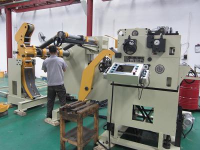 China Automatic Flat Electronic Decoiler Straightener Feeder Metal Strip Material Stamping for sale