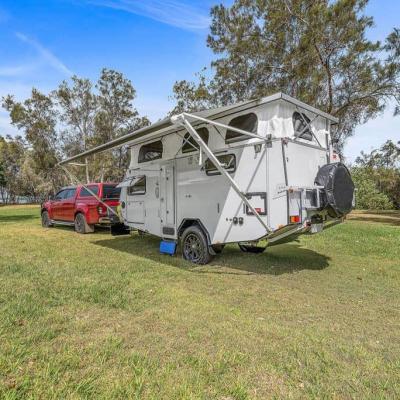 China Australian Standard Heavy Duty RV Hybrid Expanding Camper Trailer for sale