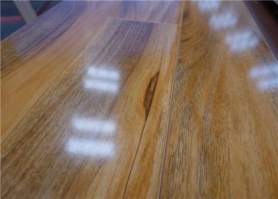 Cina Serratura rapida di galleggiamento di legno di pavimentazione laminata impermeabile del hickory brillante HDF di Glueless in vendita