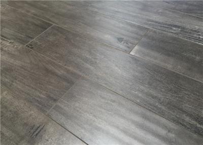 China El gris apenó el suelo laminado con el tecleo superficial apenado de Glueless Unilin en venta