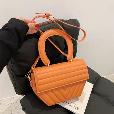 China 2022 High Quality Women's Handbag Fashion New Mini Pleated Messenger Bag Small Chain Bag Luxury Designer for sale