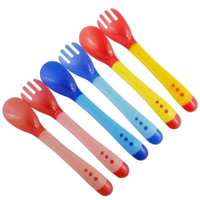 China Baby Feeding Tableware Baby Temperature Sustainable Spoon Sensor Soft Head Silicone Spoon And Fork for sale