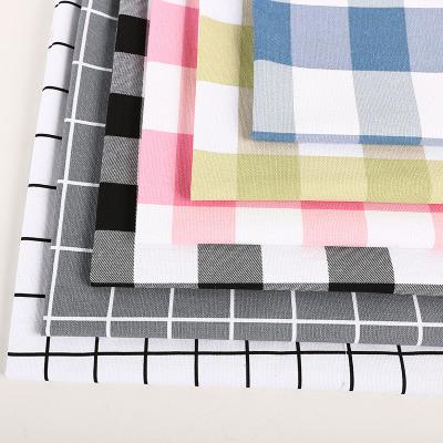 China Shrink-Resistant Wholesale canvas fabric 10oz polyester cotton lattice patterns canvas for tablecloths sofas picnic mats Luggage Home textile for sale