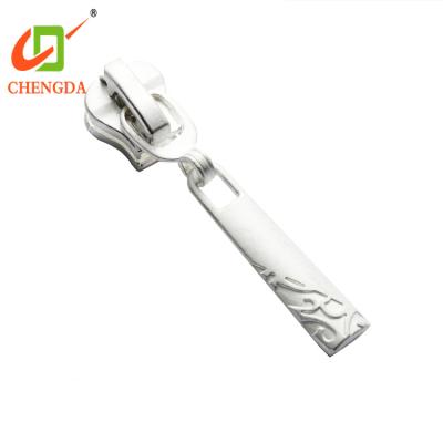 China CHENGDA Maid Design Woman Metal Head Pull Slider Custom Made Zipper Nickel Free for sale