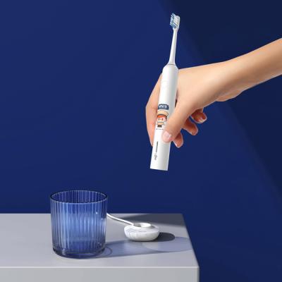 Chine Brosse à dents électrique pour enfants avec 2 têtes de brosse DuPont et boîtier de voyage à vendre