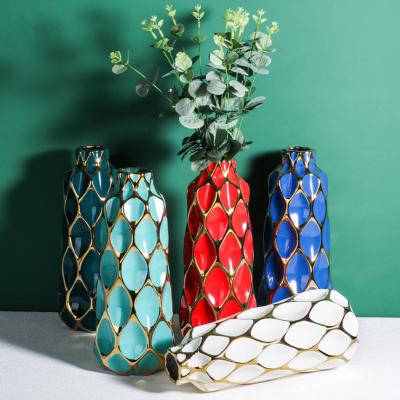 China Creative Luxury Geometric Gold Plated Mesh Vase Modern Stylish Minimalist Gold Plated Household Deco Home Flower Arrangement for sale