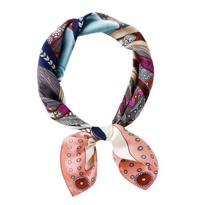 China Custom Made Women Square Fashion Pattern Print Polyester Head Scarf Soft Smooth Smooth Feeling 100% Custom Made Scarf for sale