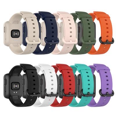 China Smart Silicone Soft Band Wristband Water Resistant Strap Replacement Luxe Sports Rubber Strap For Fitbit Luxe for sale