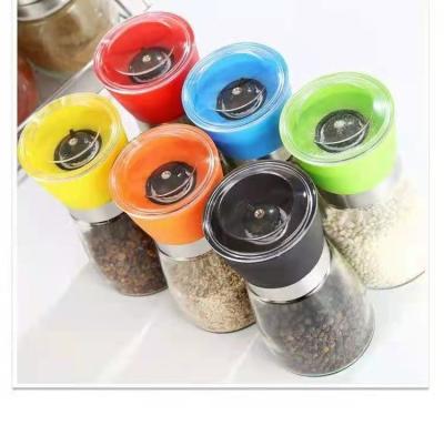 China Stocked Black Pepper Sesame Sea Salt Pepper Seasoning Manual Stainless Steel Grinding 4 Ounce Plastic Spice Bottle for sale