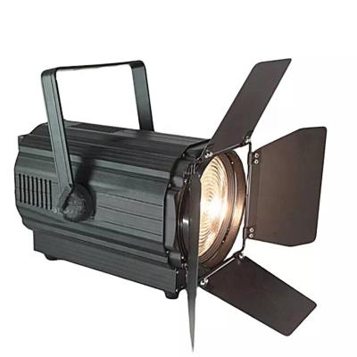 China Stage events factory direct 200W/400W rgbw led fresnel projector zoom light for TV studio theater church stage events for sale