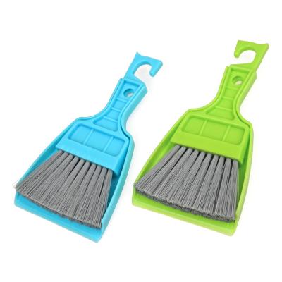 China Mini Desktop Workable Brush Suit Small Brush With Dustpan Cleaning Desk Reading Brush for sale