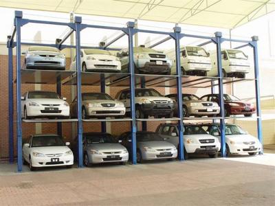 China 4 Columns Floors Stacker Parking Lift 2500kg Multi Level Parking System zu verkaufen