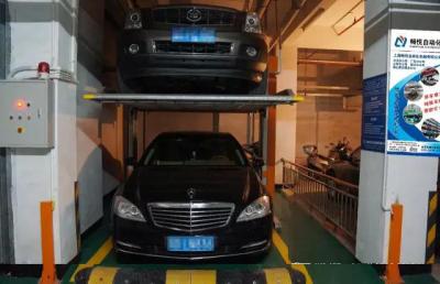 China 2 van de de Stapelaars2000kg Auto van de kolommen Woonauto het Parkerensysteem Op twee niveaus Te koop