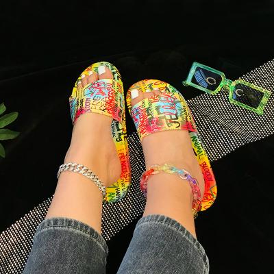 中国 Newest Fashion Trend 2021 Fashion Design Women Slippers Shoes New Summer Flat Sandals Outdoor Slipper For Lady Outdoor Beach Slipper 販売のため