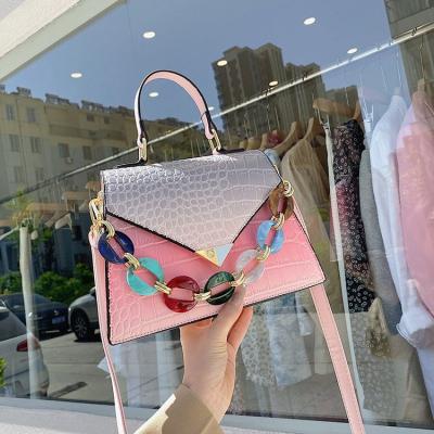 China 2021 Stainless Steel Chain High Quality Leather Snake Pattern Handbag Women Shoulder Cross Small - Body Purse Handbags zu verkaufen