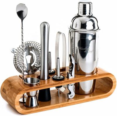 China 2020 Success Sustainable Premium Quality Stainless Bar Tool Kit With Stylish Bamboo Holder And 550ml Cocktail Shaker Bar Take Care Bar Tool à venda