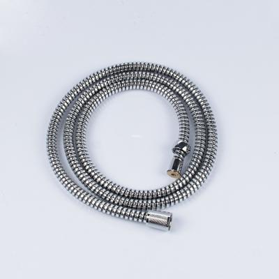 China PVC spiral corrugated black & white shower hose with double blister packing à venda