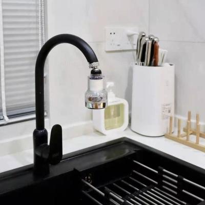 China 360 Rotating Kitchen Faucet Black Painting Deck Mounted Single Handle For Sink à venda