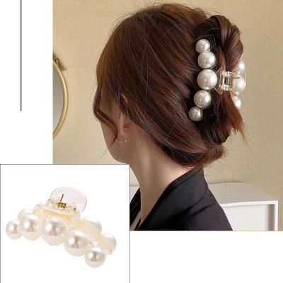 China Fashion Customized Trendy Designed Geometric Hair Hollow Girls Hairpins Pearl Pendants Elegant Hair Claws Accessories for sale