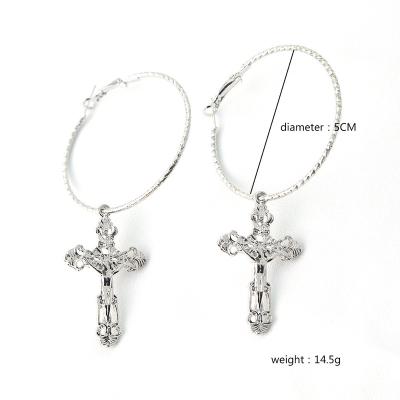 China Fashionable Wholesale Jesus Cross Charm Round Hoop Large Retro Silver Plated Metal Twist Earrings for sale