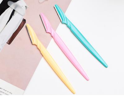 China AMAZON BEST SELLING Durable Plastics Handle Eyebrow Razor Trimmer Shaper Eyebrow Razor With Razor for sale