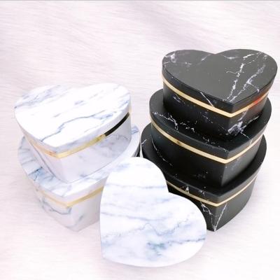 China Handmade Flower Box Luxury Heart Shaped Marble Printing Flower Box Bouquet Sets for sale