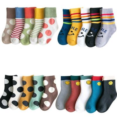 China Breathable winter kids socks pack socks fashion cotton cartoon tube sock custom package for kids for sale