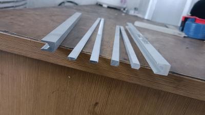 China Strong Hardness Solid Aluminum Profiles aluminum 3003 closure bar aluminum edge bar for sale