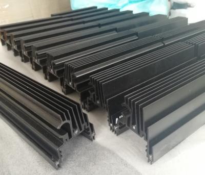 China CNC bewerkte de Zwarte Geanodiseerde Profielen van Aluminiumheatsink voor LEIDEN Licht machinaal Te koop