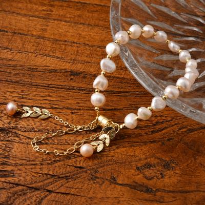 China Vintage Wholesale Freshwater Pearl Semi--precious Magnetic Buckle Bracelets 18K Gold Adjustable Bangle for sale