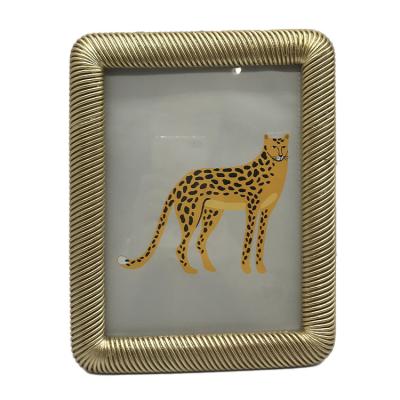 China Wholesale Home Handmade Desktop Decor Metal Gold Brushed Picture Photo Frame for sale