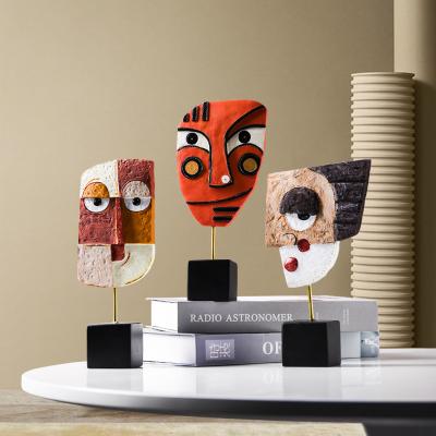 China Nordic China Resin Open Face Abstract Art Ornaments For Living Room Decoration for sale