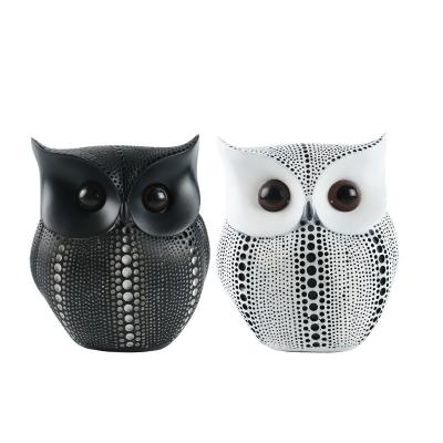 China Owl Resin Ornaments Animal Props Decoration Handwork Animal Living Room TV Cabinet Soft Nordic Home Porch Decoration Animal Handwork for sale