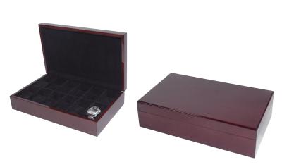 China Wooden Watch Boxes with 12 kidney pillow for holding watches for sale