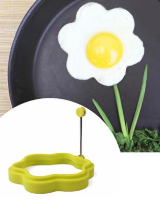 China Non-slip Handle Silicone Flower Shape Fried Egg Ring Pancake Ring Mould for sale