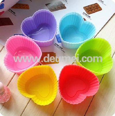 China Heart Shape Mini Cupcake Silicone Baking Mold Silicone Cake Mold for sale