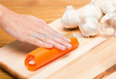 China FDA Standard Reusable Silicone Garlic Peeler Tube for sale