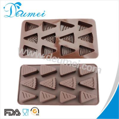 China Eco-Friendly 12 Cavities Cheese Shaped Triangle Shape Silicone Chocolate Mold Candy Mold for sale