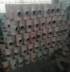 China Carbon Steel Regular Size Tee Seamless Dn15-Dn1200 Sch40 For Pipe for sale