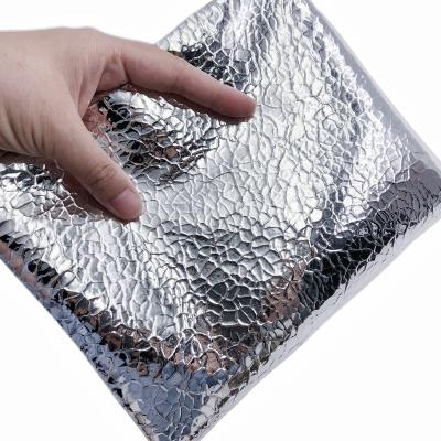 China Custom Fit Waterproof PU Crunch Metallic Silver Line 0.8 Wrinkle Pattern Faux Synthetic Fabric Leather For Bags Shoes Decorate Materials for sale