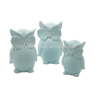 China Modern Ceramic Home Decorations Owl Europe Decor Statue Animal Holiday Ornament for sale