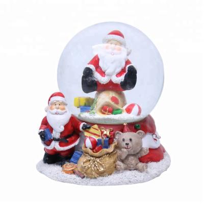 China Custom Europe Christmas Water Globe Glass Snowball For Souvenirs for sale