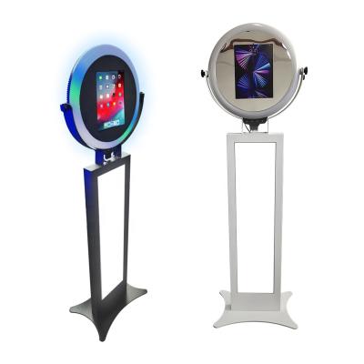 China Full Metal Flight Case Ipad Photo Booth Solid Faceplate Portable Ring Light Party Roamer iPad Photo Booth Shell Kiosk Led iPad Photo Booth Stand for sale