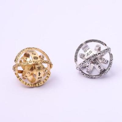 中国 New Design Foldable Cosmic Couple Finger Ring Astronomical Sphere Ball Ring Brass Jewelry Pendant 販売のため