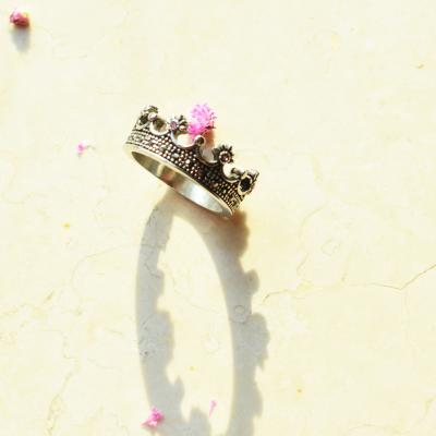 中国 High Quality Wholesale Price Elegant Crown Ring Steel Finger Ring For Women 販売のため